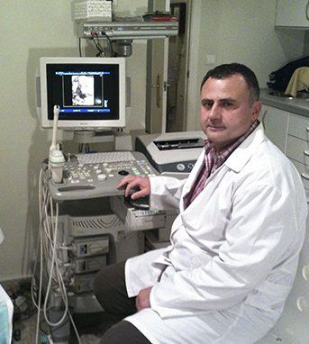 Dr. D. Manuel Muñoz Suárez Doctor en una sala de clínica